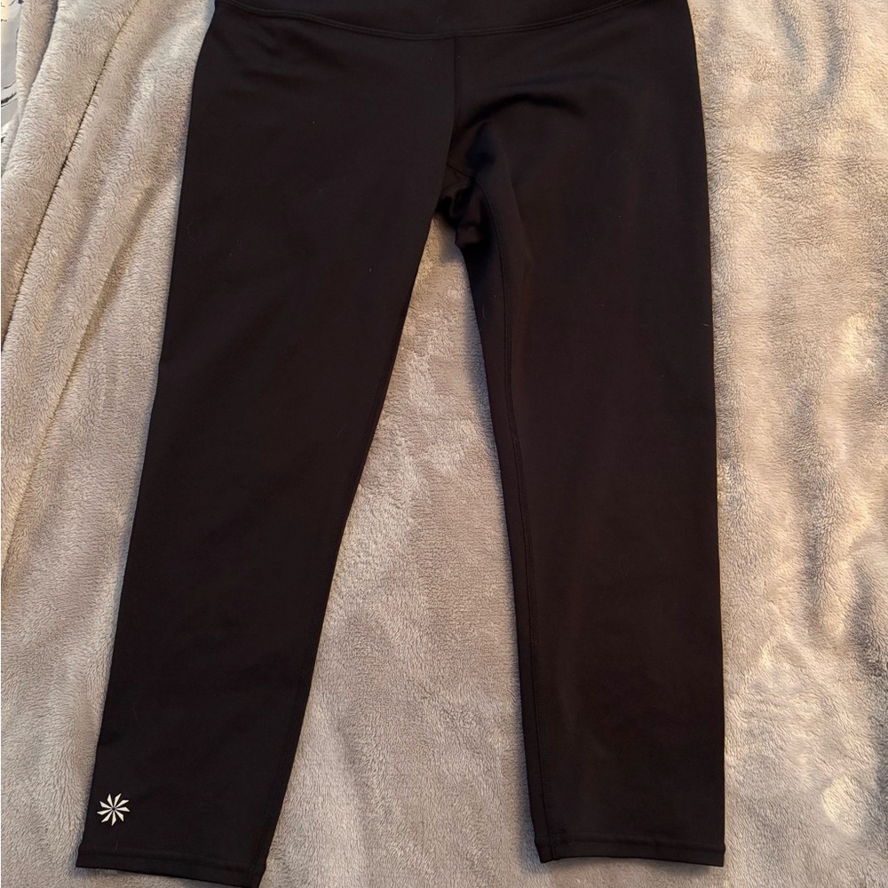 Women’s cropped Athleta leggings